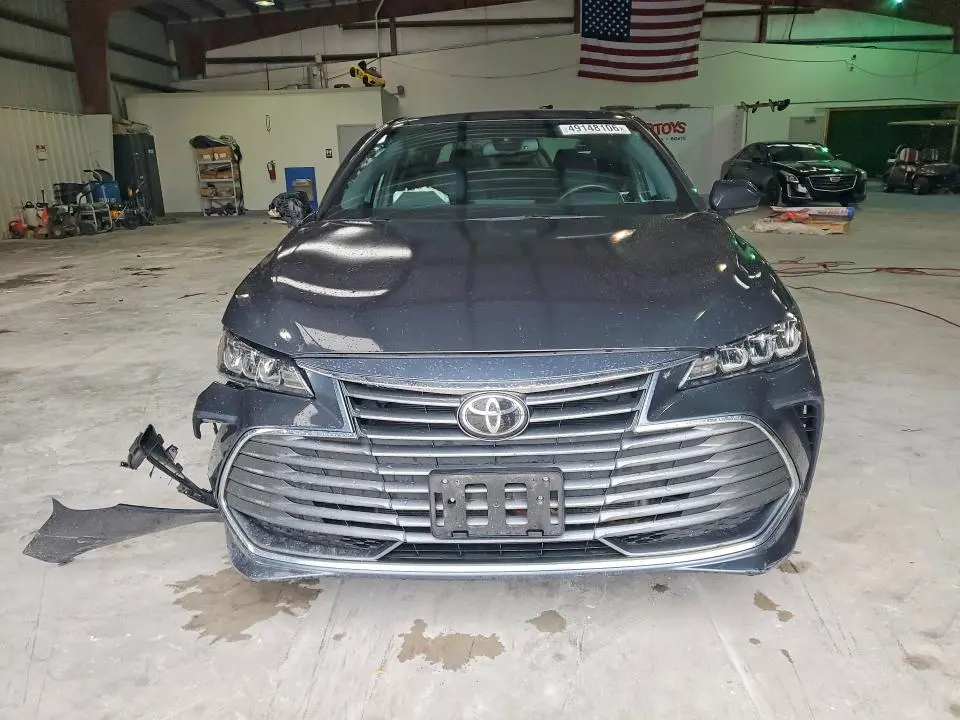2021 TOYOTA AVALON XLE  