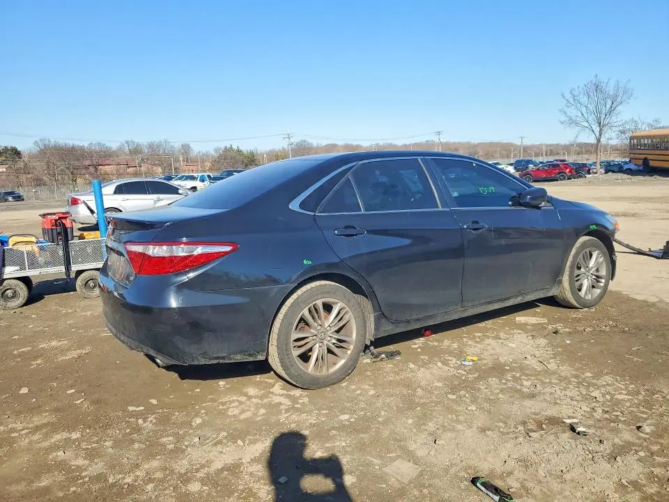 2017 TOYOTA CAMRY SE  