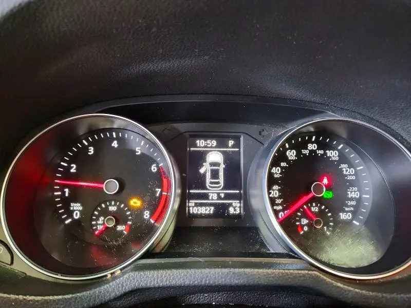 2016 VOLKSWAGEN PASSAT SE  