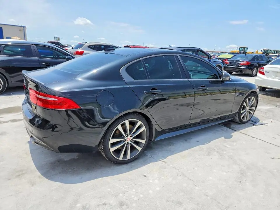 2019 JAGUAR XE 300 SPORT  