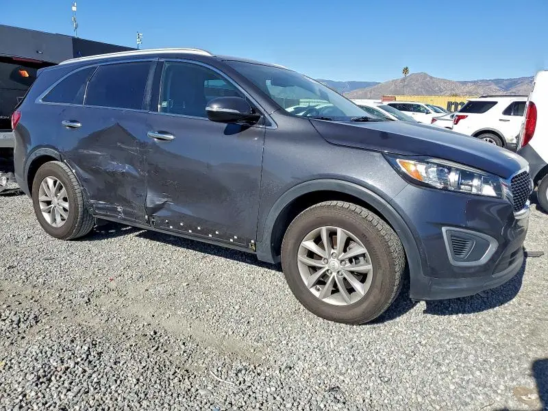 2018 KIA SORENTO LX  