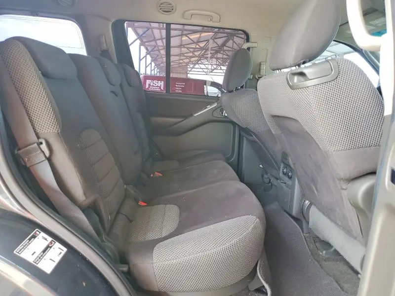 2011 NISSAN PATHFINDER S  