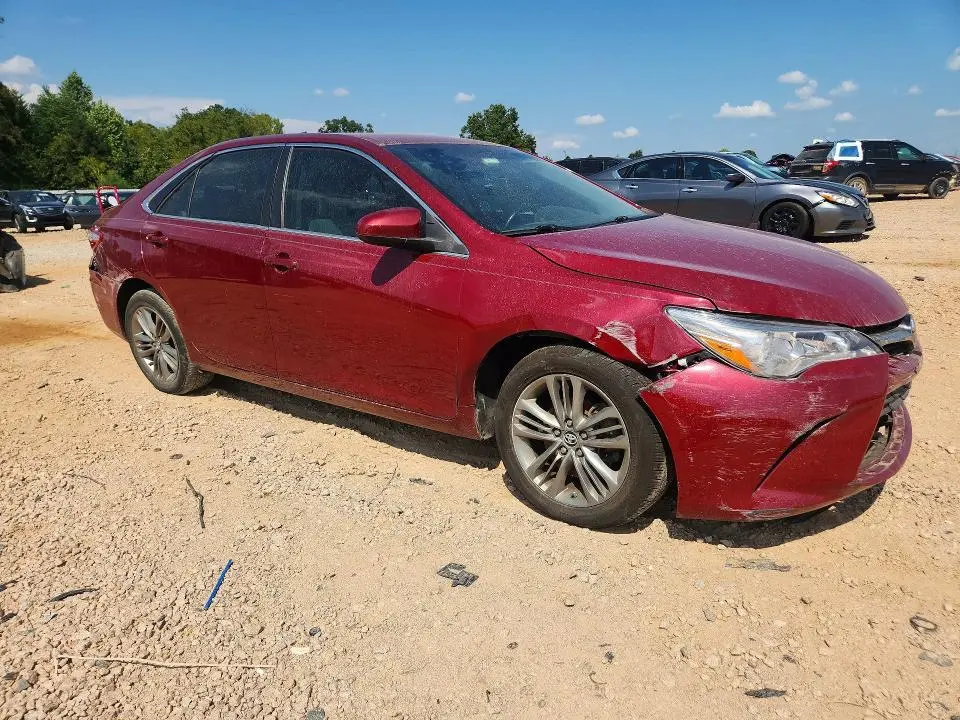 2016 TOYOTA CAMRY SE  