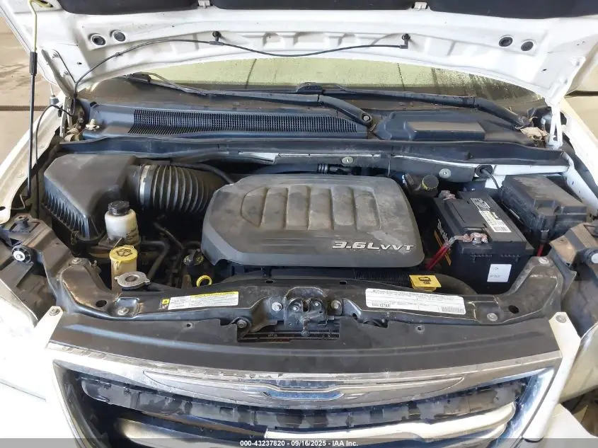 2011 CHRYSLER TOWN & COUNTRY TOURING