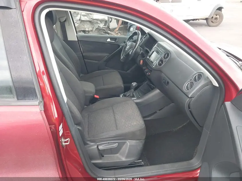2015 VOLKSWAGEN TIGUAN S