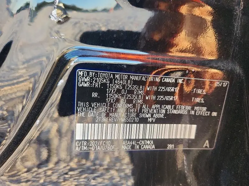 2017 TOYOTA RAV4 XLE  