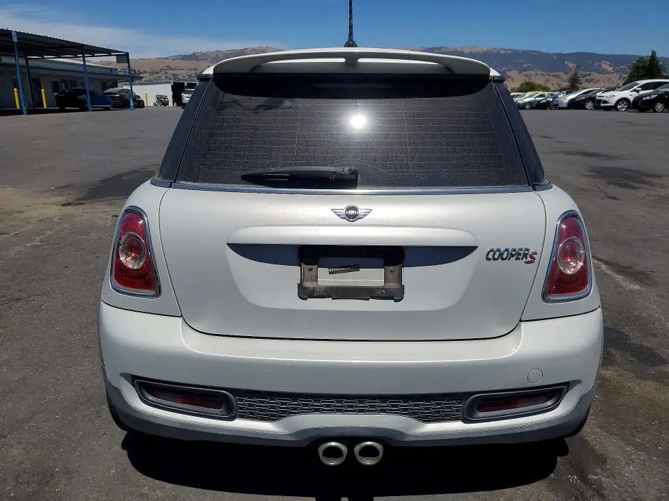 2011 MINI COOPER S  