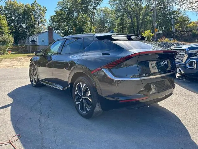 2023 KIA EV6 LIGHT  