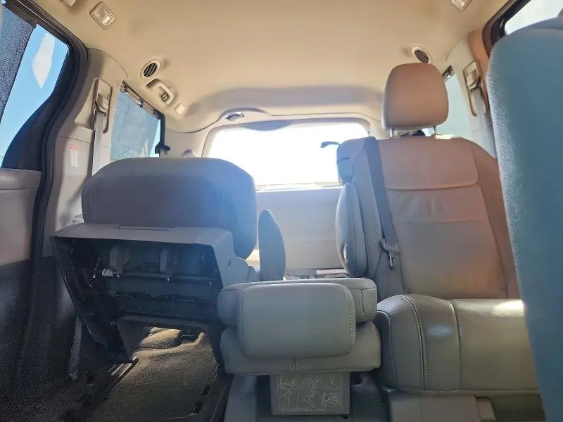 2017 TOYOTA SIENNA XLE 8-PASSENGER  