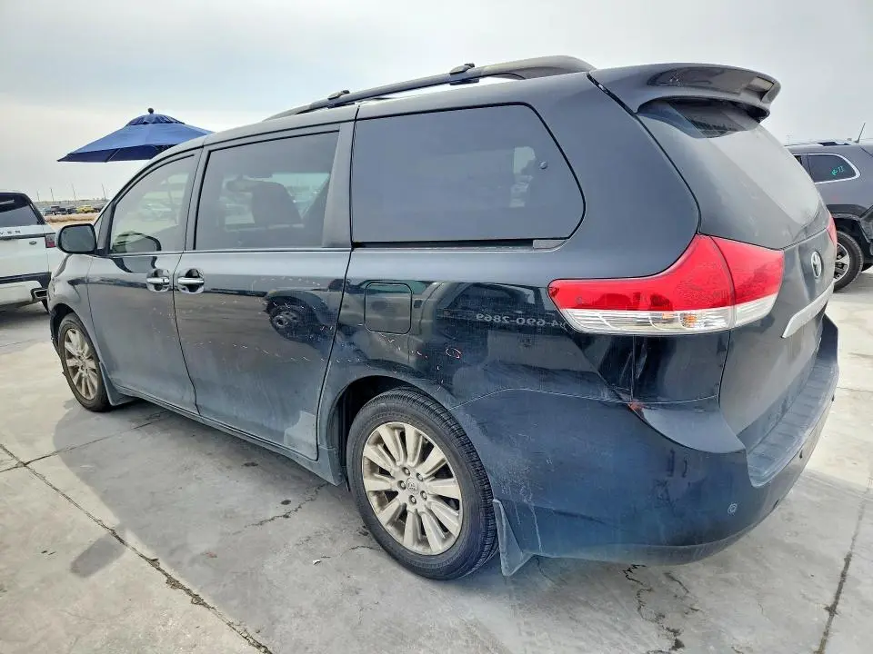 2012 TOYOTA SIENNA LIMITED 7-PASSENGER  