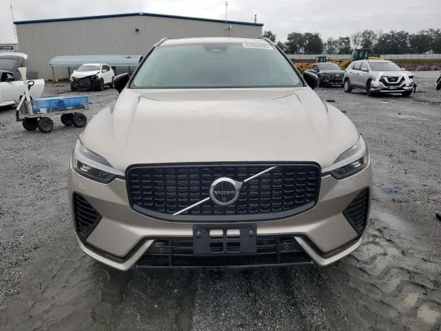 2024 VOLVO XC60 PLUS  