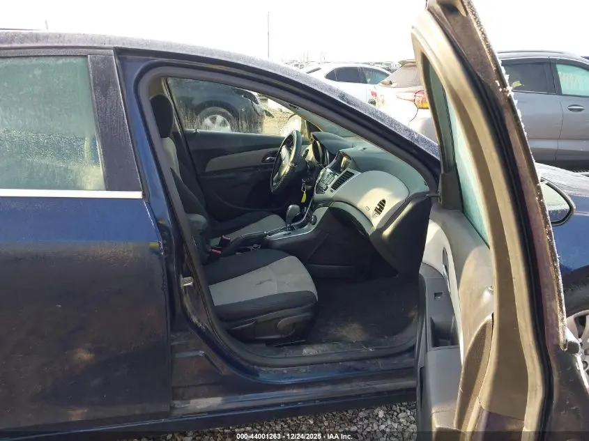 2011 CHEVROLET CRUZE LS