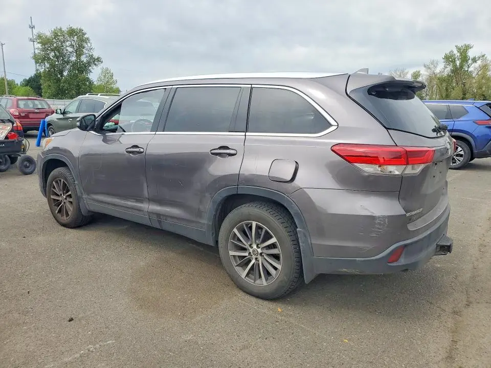2019 TOYOTA HIGHLANDER XLE  
