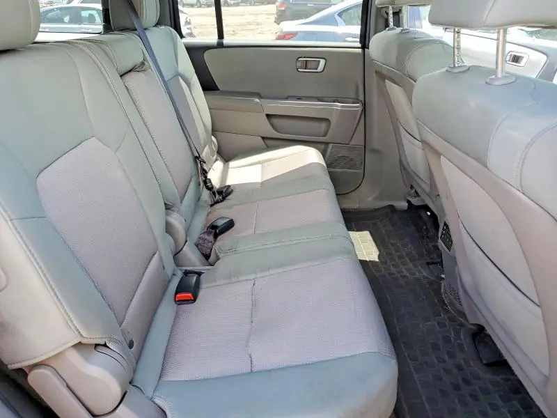 2015 HONDA PILOT SE  