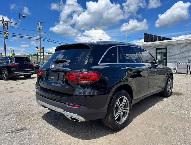 2022 MERCEDES-BENZ GLC 300  