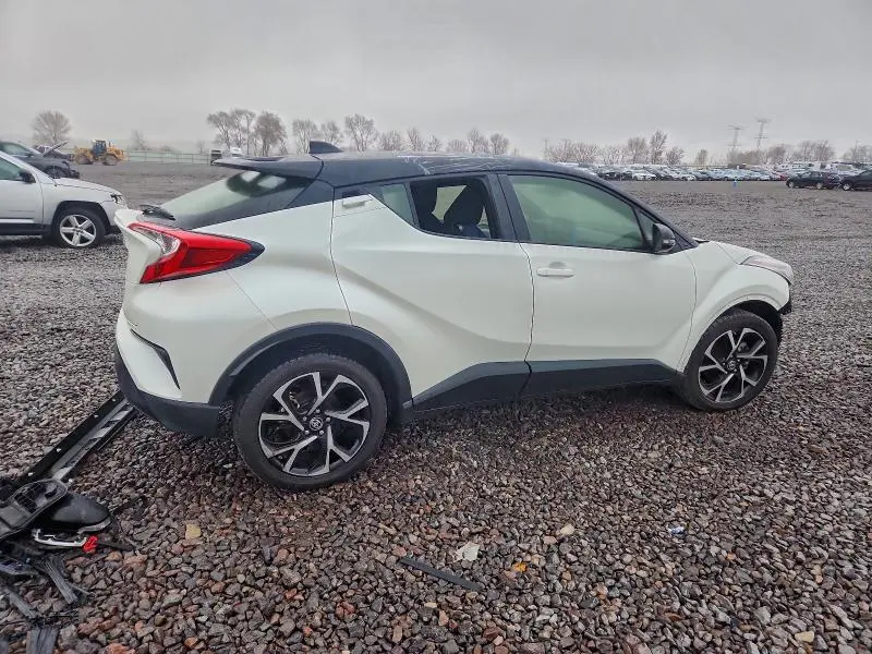2020 TOYOTA C-HR XLE  