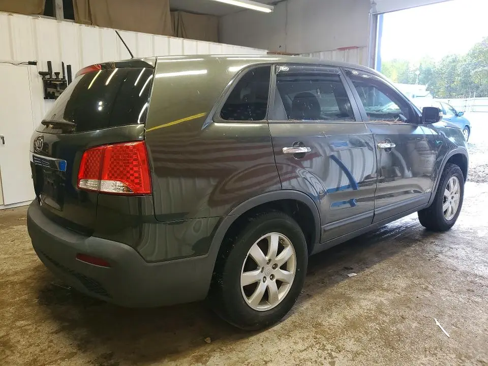 2011 KIA SORENTO LX  