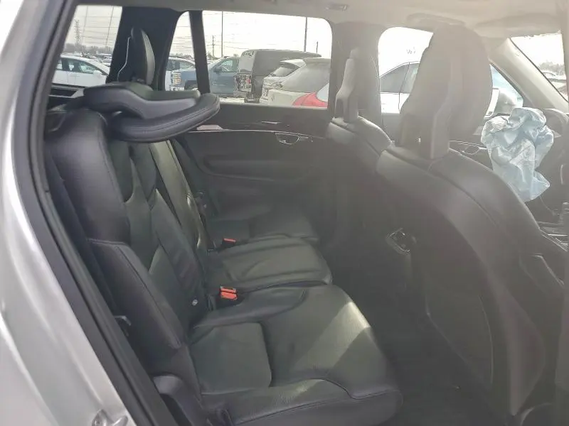 2018 VOLVO XC90 T5  