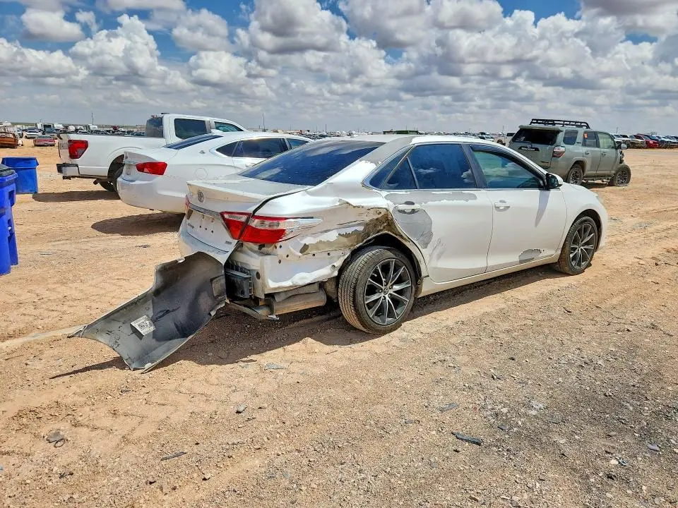 2015 TOYOTA CAMRY XSE  