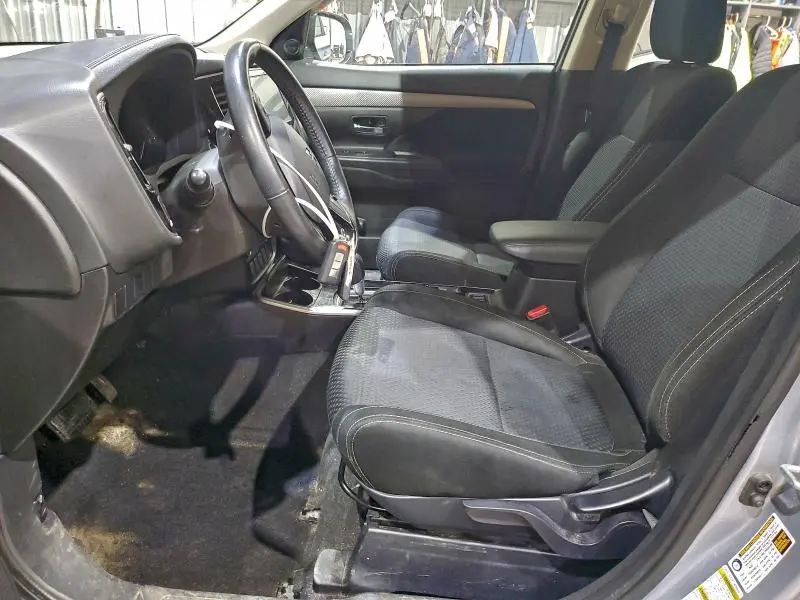 2017 MITSUBISHI OUTLANDER SE  