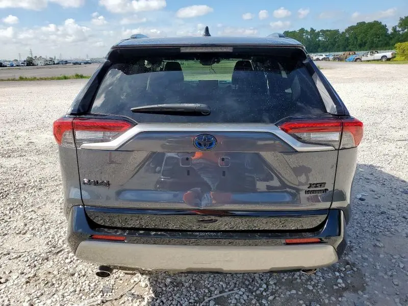 2022 TOYOTA RAV4 XSE  