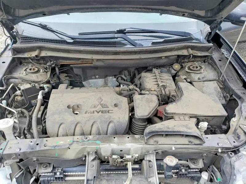 2016 MITSUBISHI OUTLANDER SE  