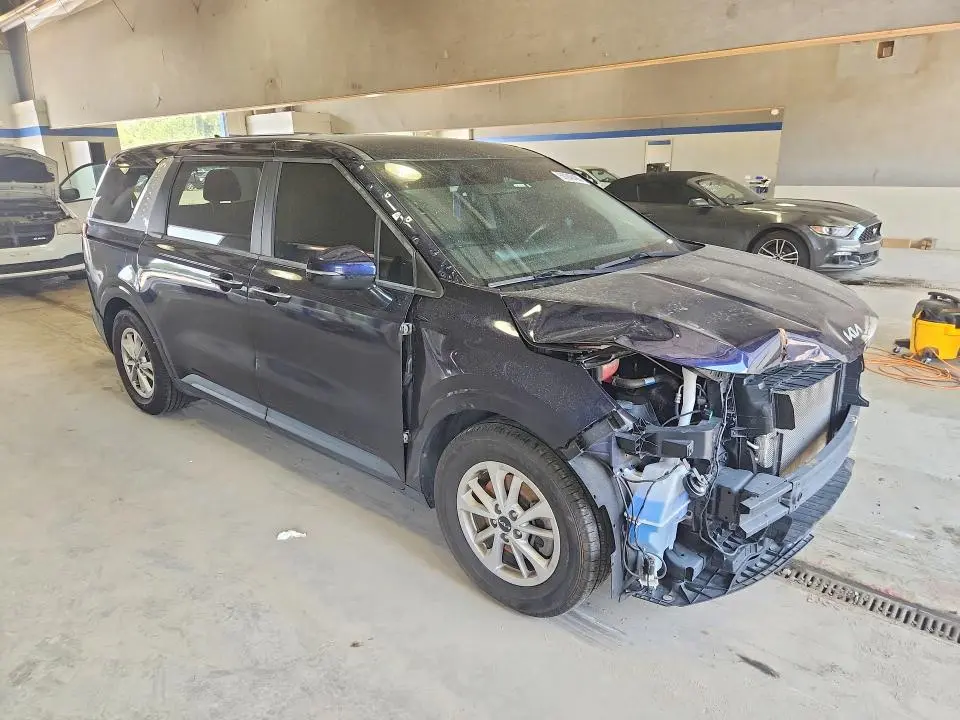 2023 KIA CARNIVAL LX  