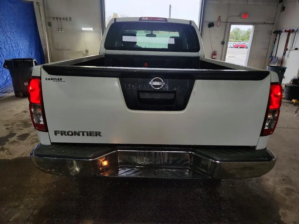 2013 NISSAN FRONTIER S  
