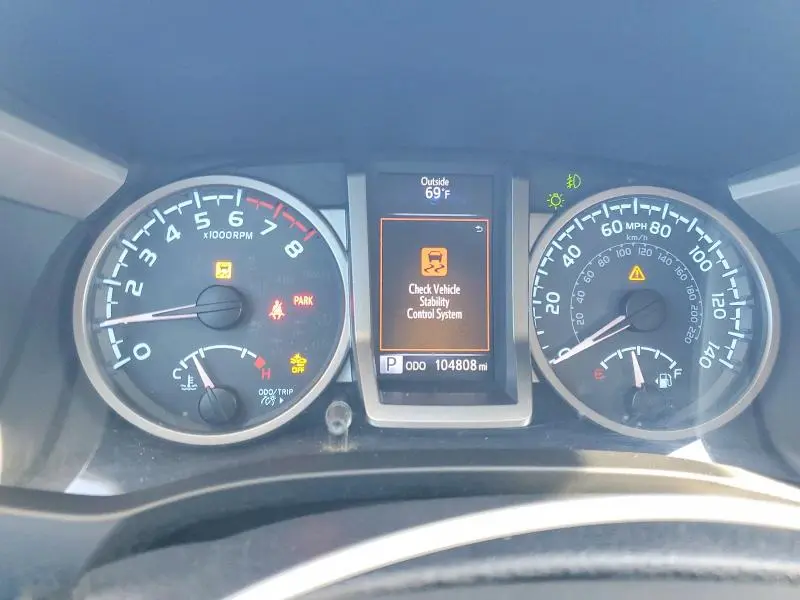 2019 TOYOTA TACOMA SR5 V6  