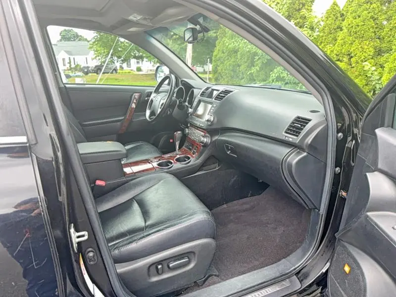 2011 TOYOTA HIGHLANDER LIMITED  
