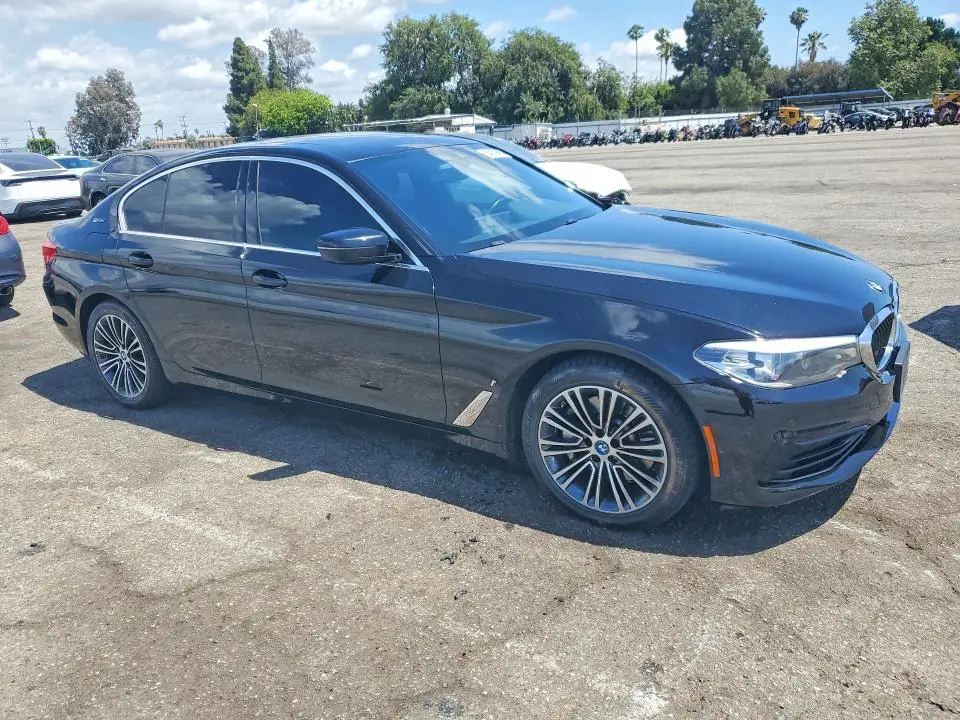 2019 BMW 530E   