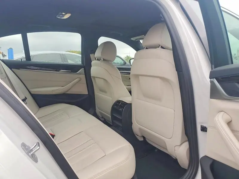 2022 BMW 530E   
