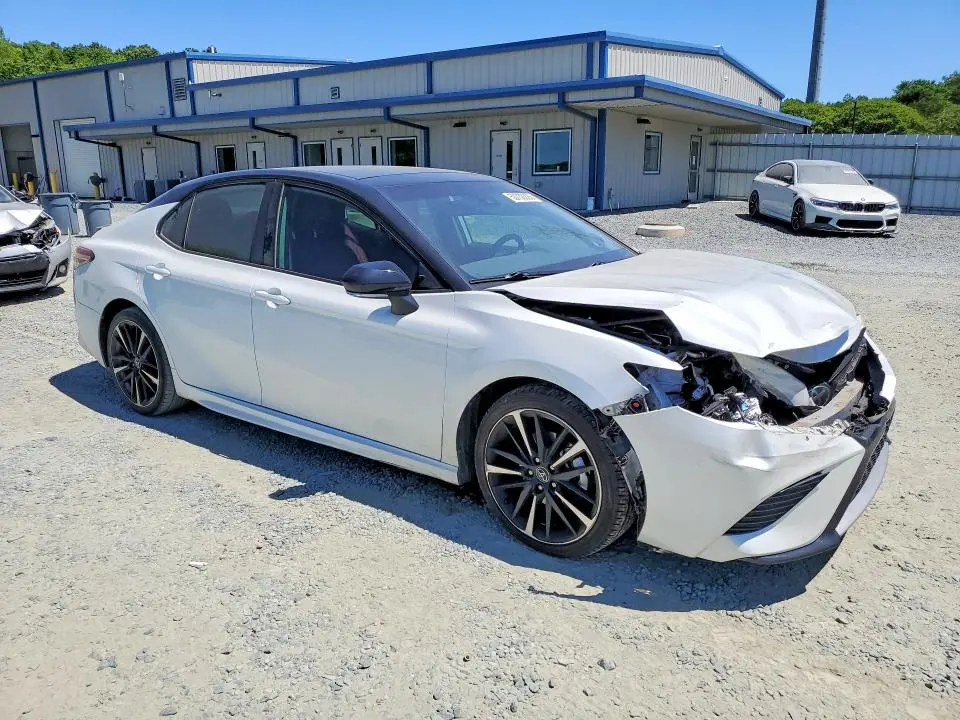 2020 TOYOTA CAMRY XSE  
