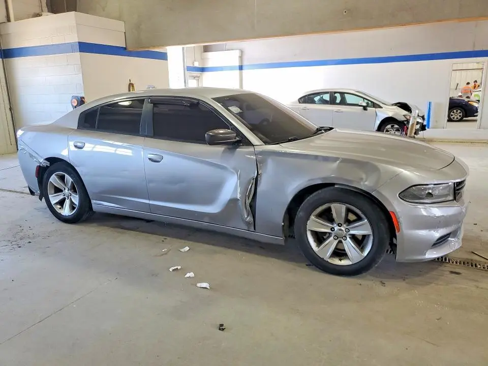 2016 DODGE CHARGER SXT  