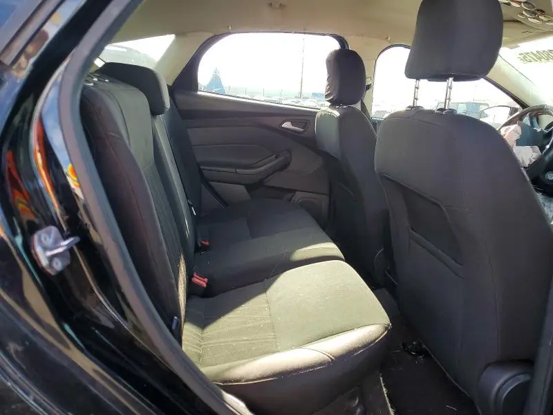 2017 FORD FOCUS SE  