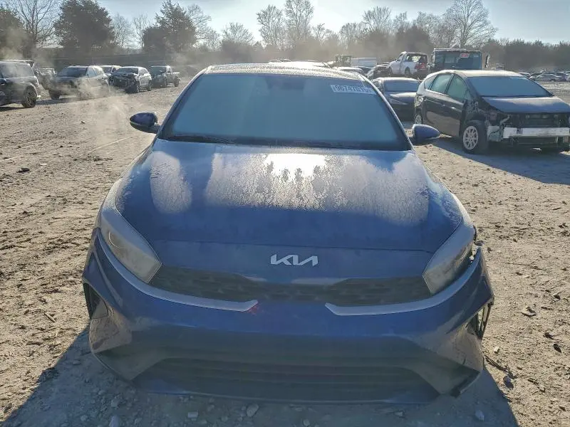 2023 KIA FORTE LX  