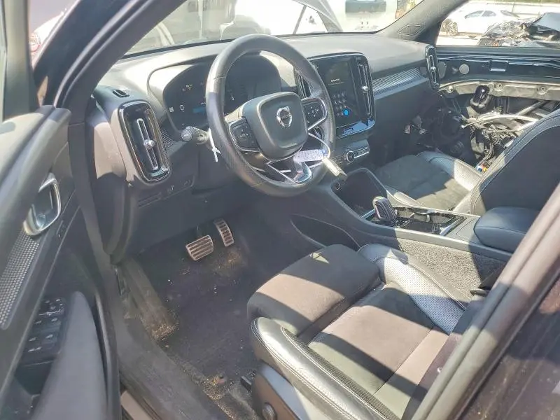 2021 VOLVO XC40 RECHARGE  