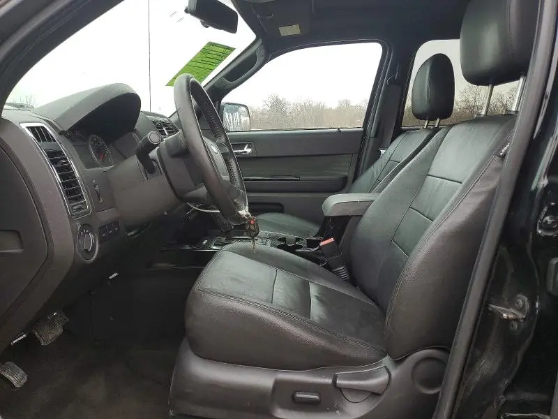 2010 FORD ESCAPE LIMITED  