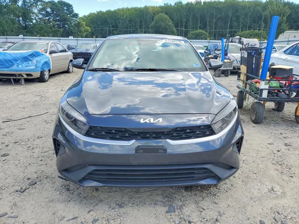 2024 KIA FORTE LX  