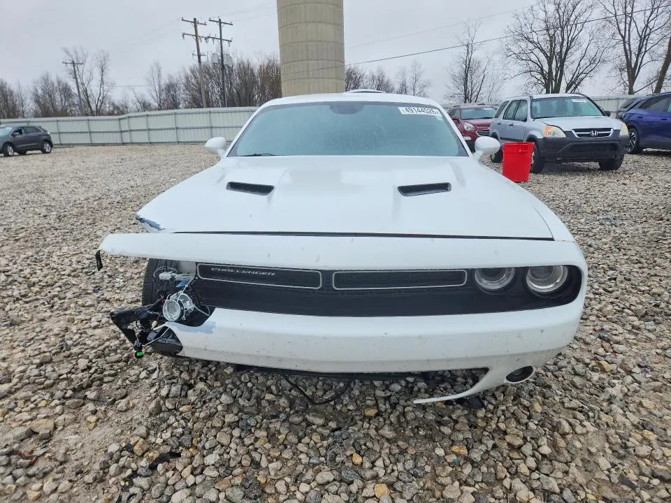 2016 DODGE CHALLENGER SXT  