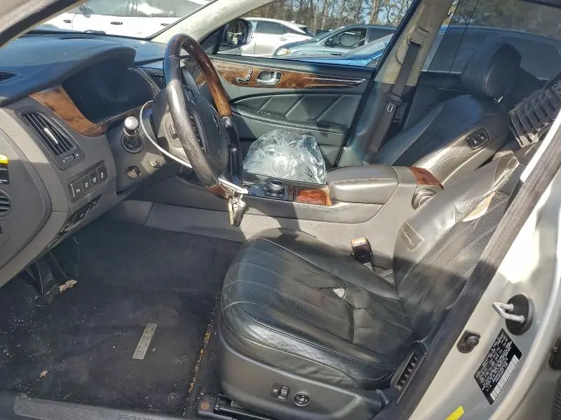 2011 HYUNDAI EQUUS SIGNATURE  