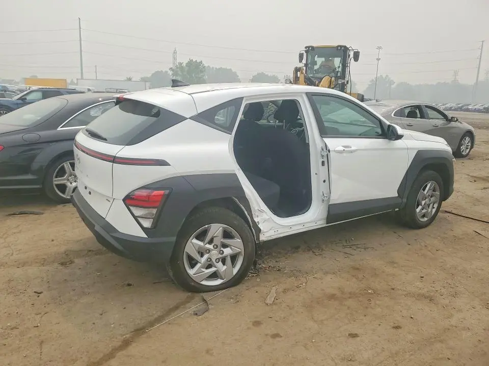 2024 HYUNDAI KONA SE  