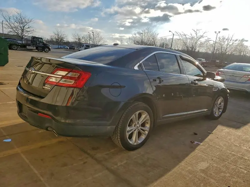 2015 FORD TAURUS SEL  