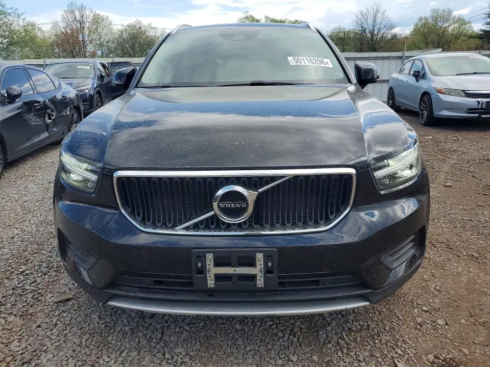 2020 VOLVO XC40 T5 MOMENTUM  