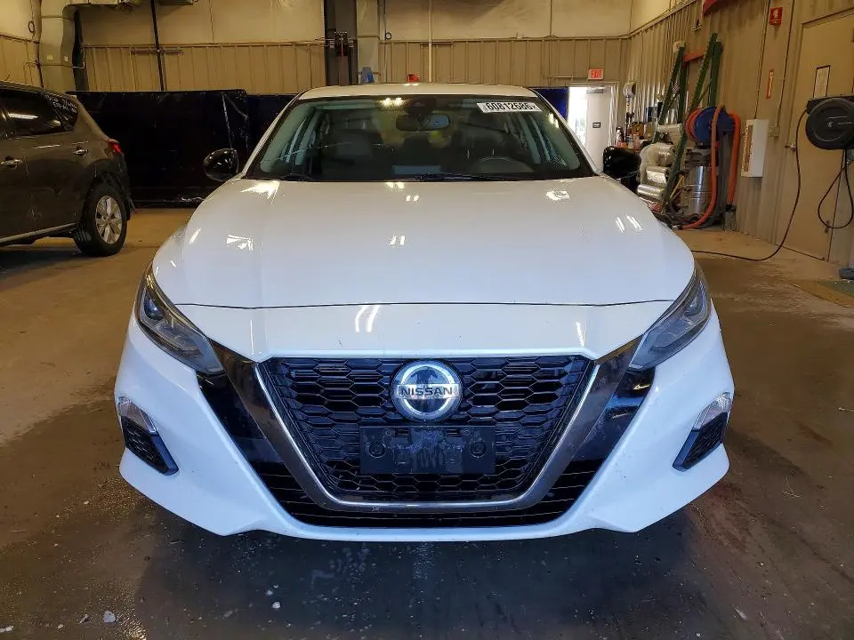 2021 NISSAN ALTIMA SR  