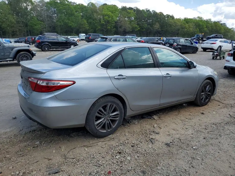 2015 TOYOTA CAMRY SE  