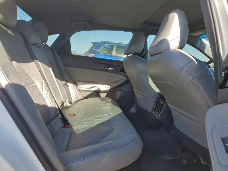 2019 TOYOTA AVALON XLE  