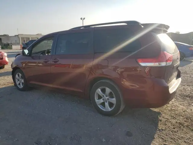 2014 TOYOTA SIENNA LE  