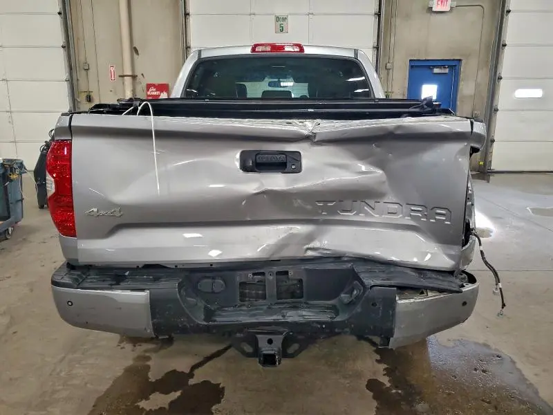 2016 TOYOTA TUNDRA CREWMAX LIMITED  