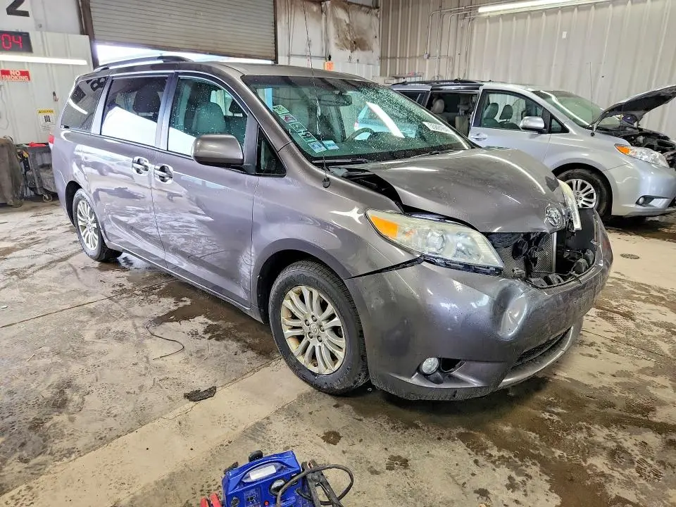 2011 TOYOTA SIENNA XLE 8-PASSENGER  